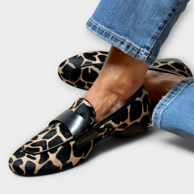 Vayla | Handcrafted Leopard Elegance Slippers