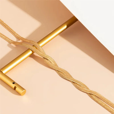 Vayla | Elegant Long Necklace with Adjustable Snake Design