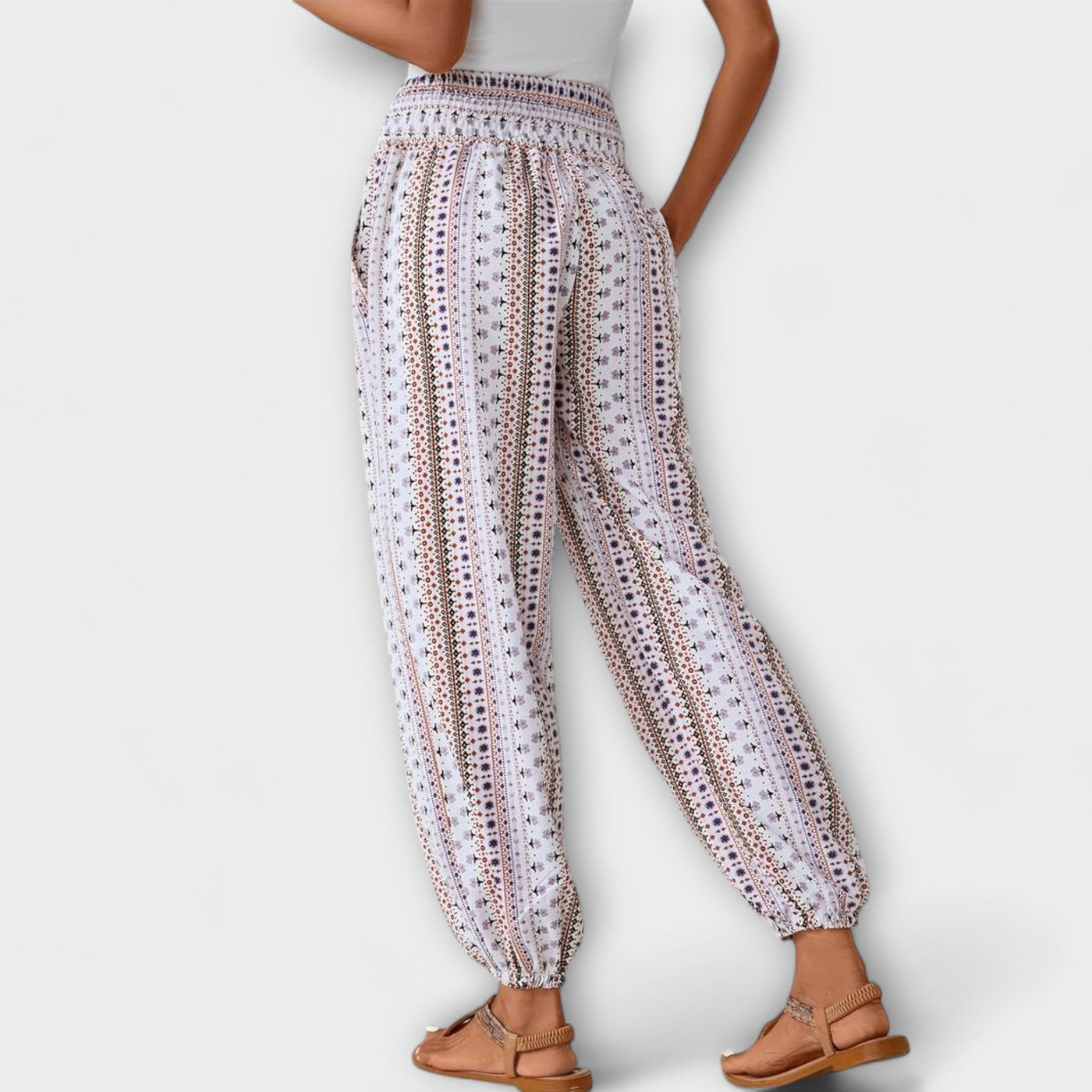 Vayla | Trousers with Ethnic Graphic