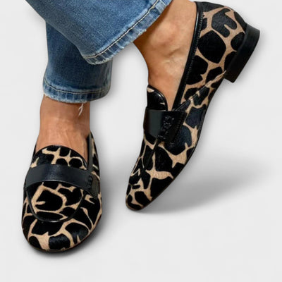 Vayla | Handcrafted Leopard Elegance Slippers