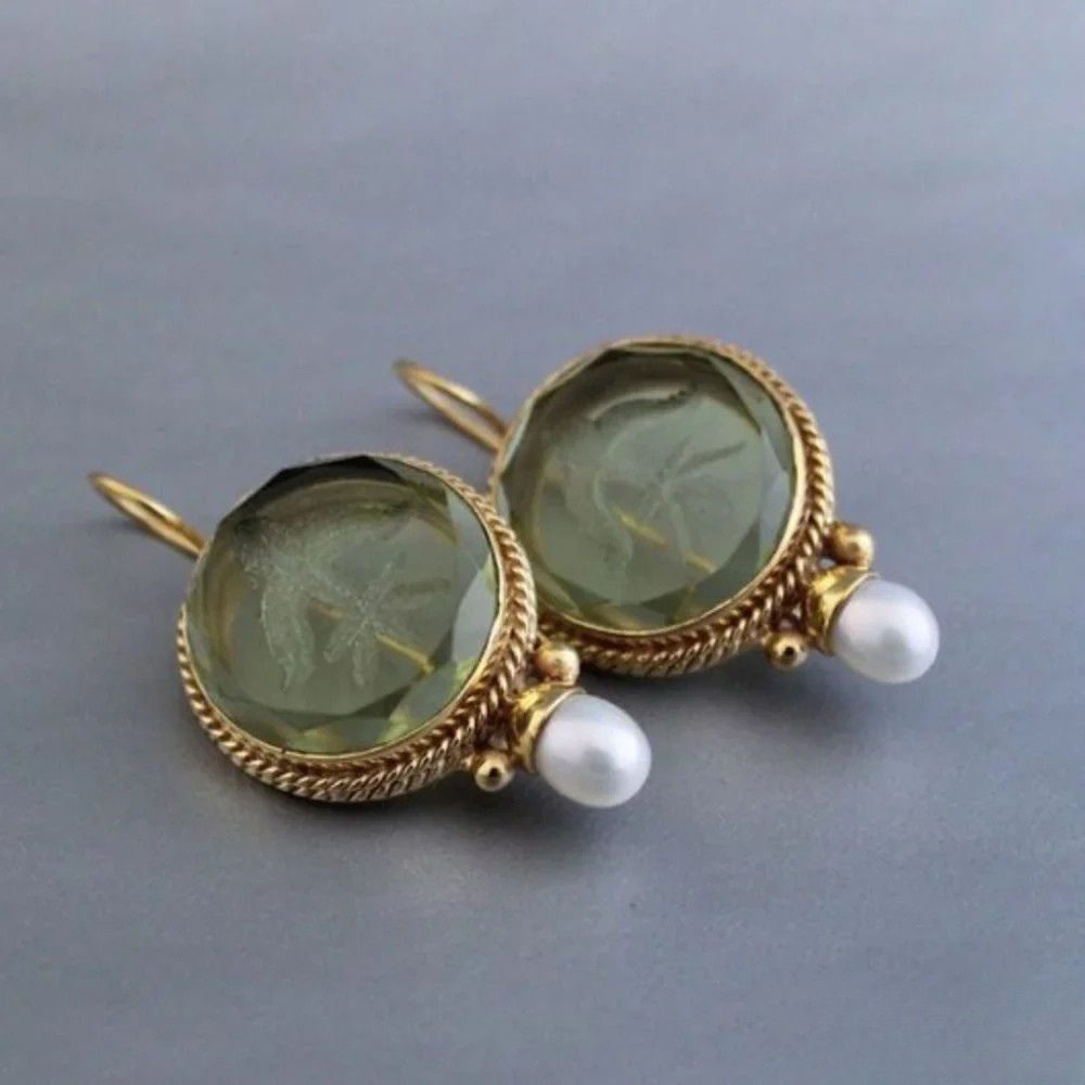 Vayla Vintage Round Green Stone Earrings |