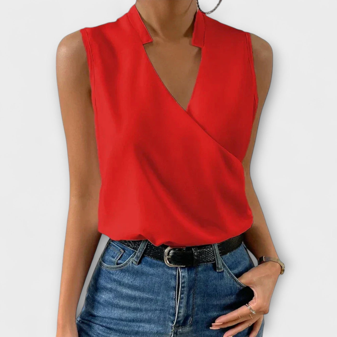 Vayla | Sophisticated V-neck Top
