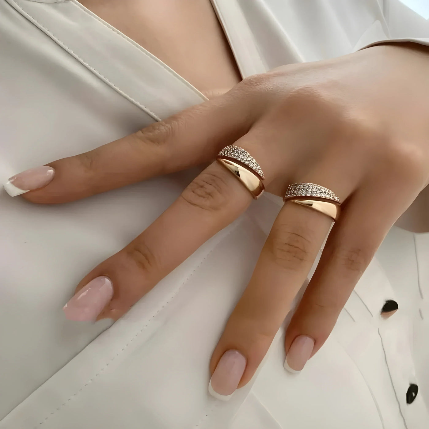 Vayla | Elegant Gold Ring with Sparkling Stones