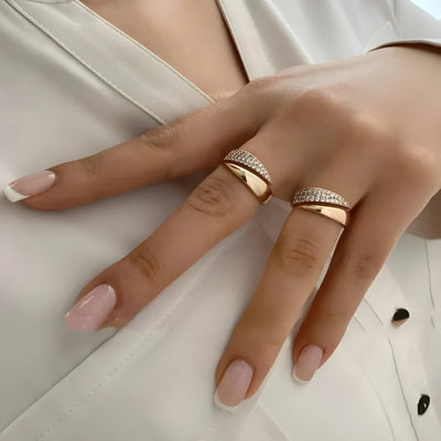 Vayla | Elegant Gold Ring with Sparkling Stones