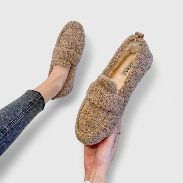 Vayla | Warm Slippers with Elegant Design
