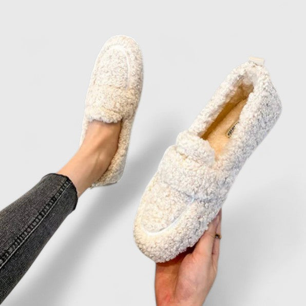 Vayla | Warm Slippers with Elegant Design