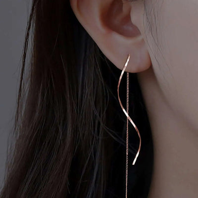 Vayla | Long Earrings with Wavy Design