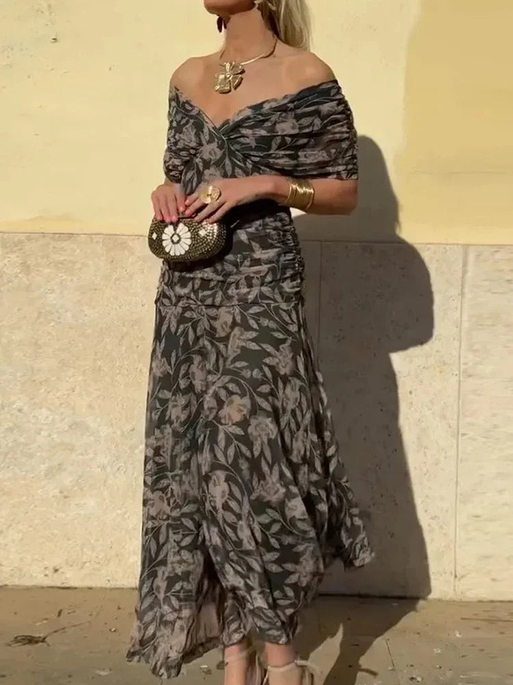 Vayla | Elegant Dress With V-Neckline