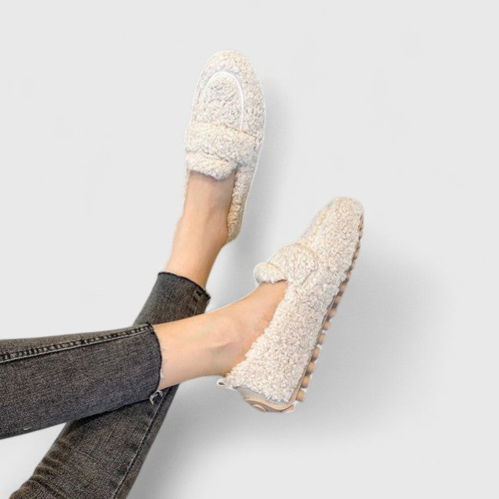 Vayla | Warm Slippers with Elegant Design