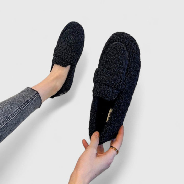 Vayla | Warm Slippers with Elegant Design