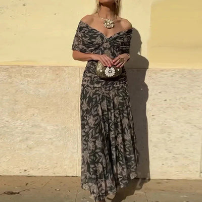 Vayla | Elegant Dress With V-Neckline