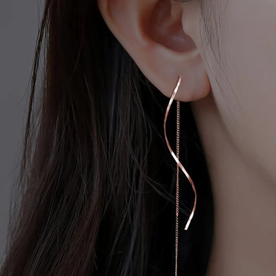 Vayla | Long Earrings with Wavy Design
