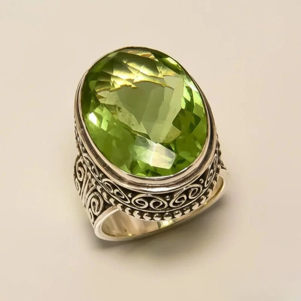 Vayla | Antique Olive Ring