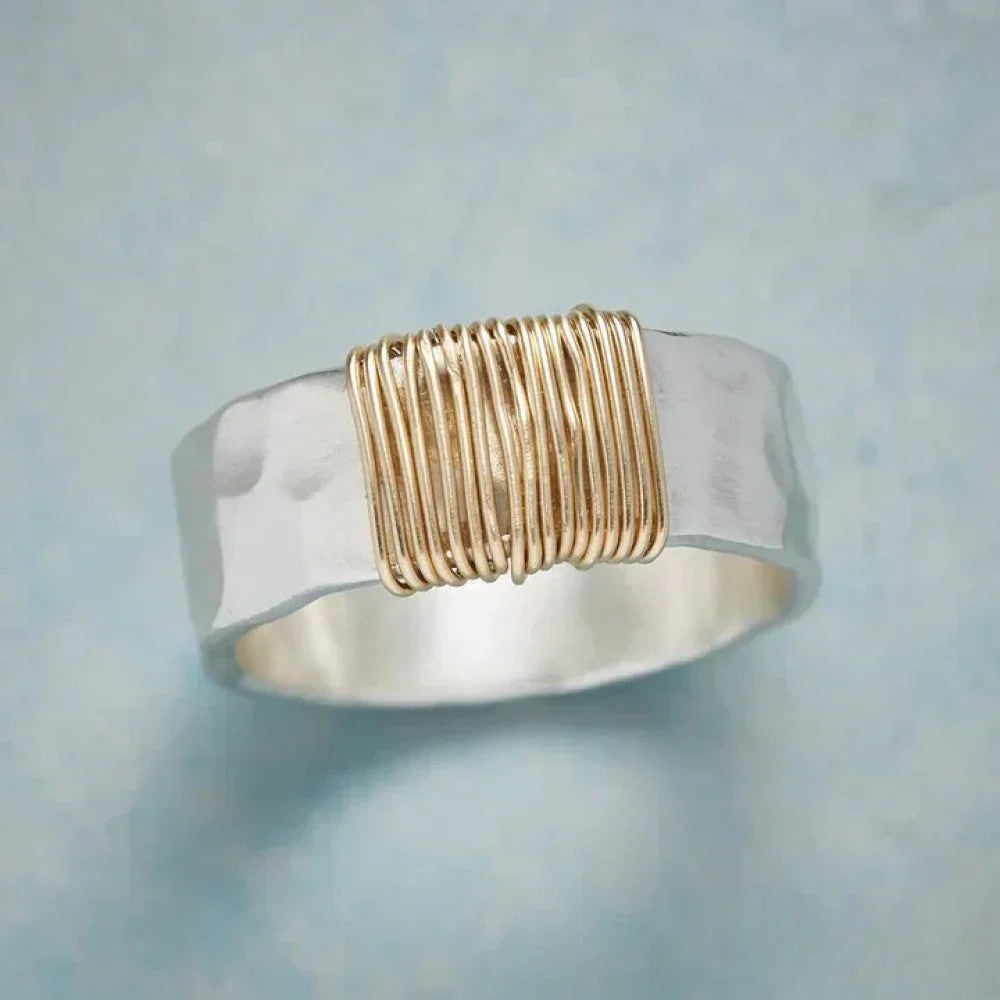 Vayla | Vintage Silver Ring with Golden Threads