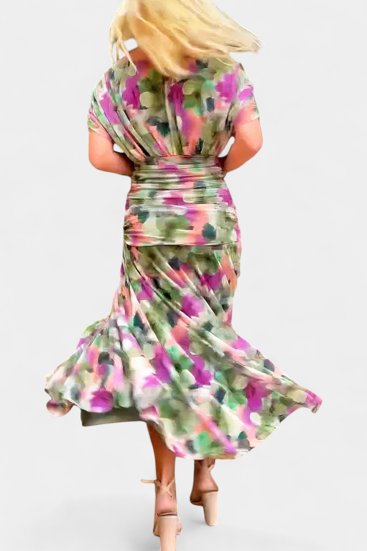 Vayla | Elegant Dress With V-Neckline