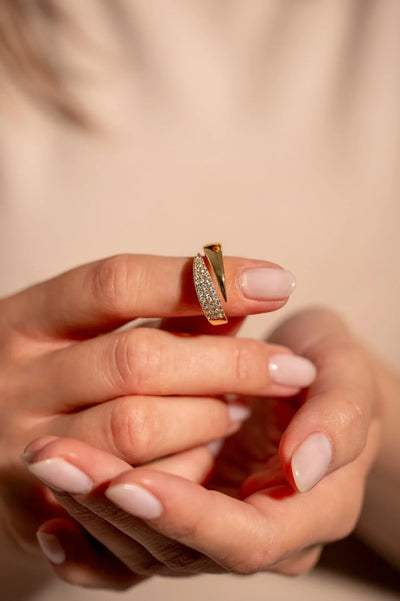 Vayla | Elegant Gold Ring with Sparkling Stones